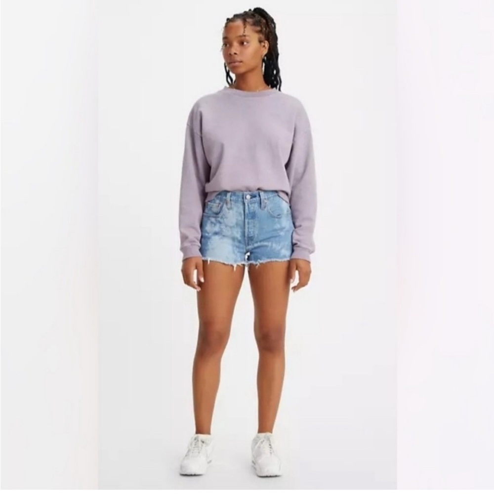 NWT Levi's Light Blue Denim Shorts Size 26